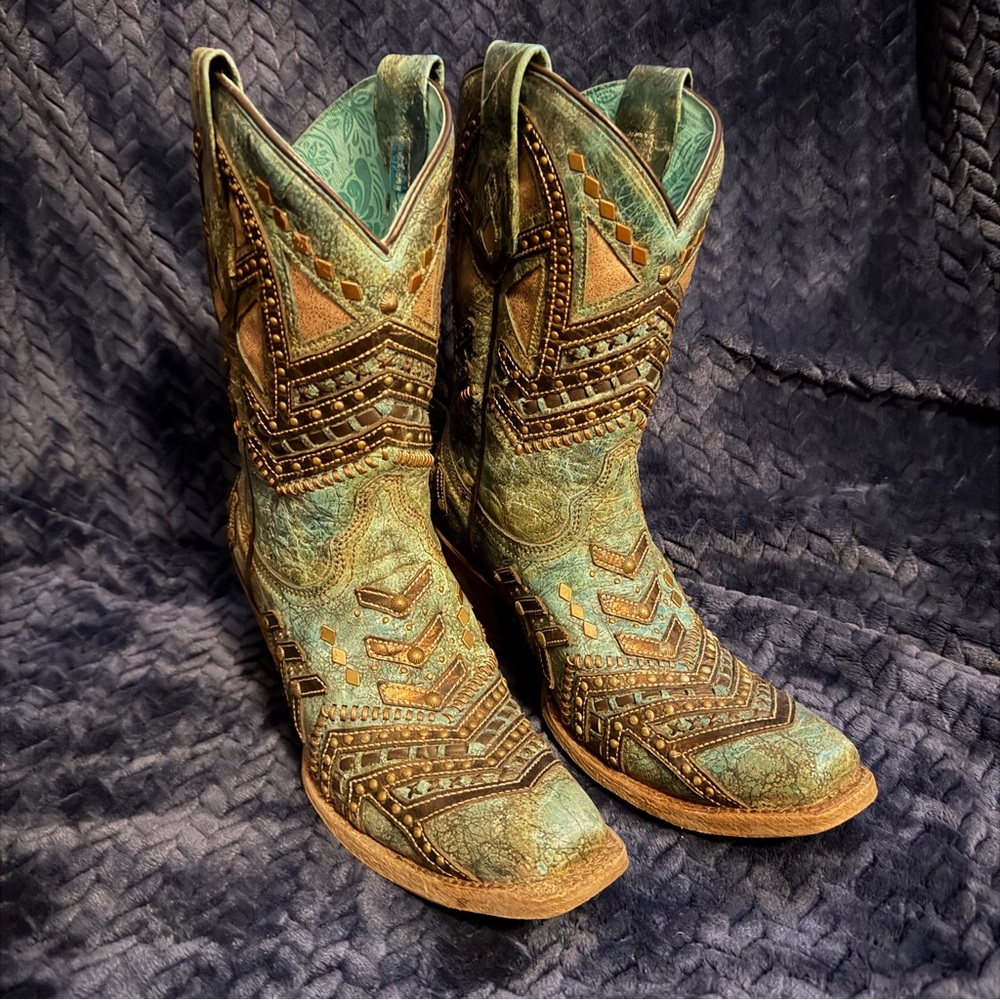 Artisan Embroidered Ankle Boots - Green and Brown